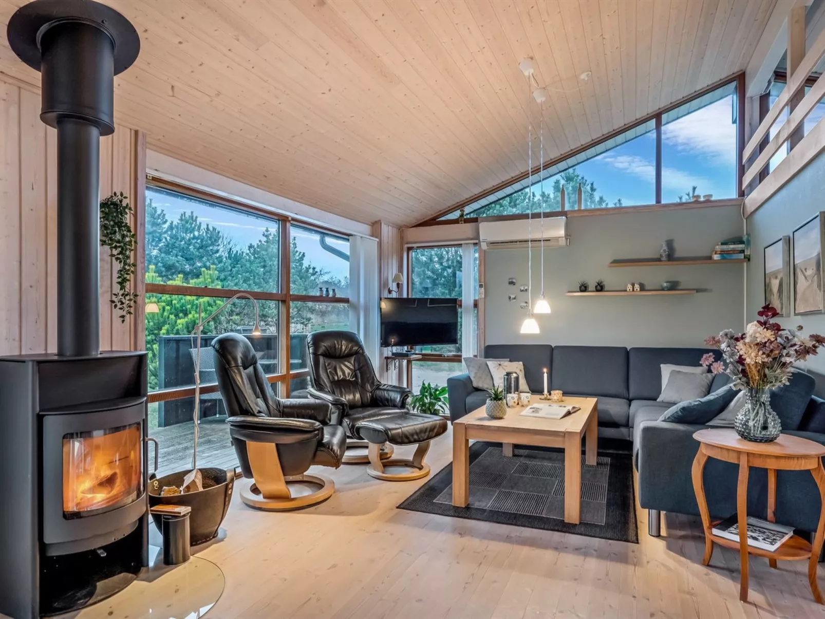 "Jelin" - 2.5km from the sea-Inside