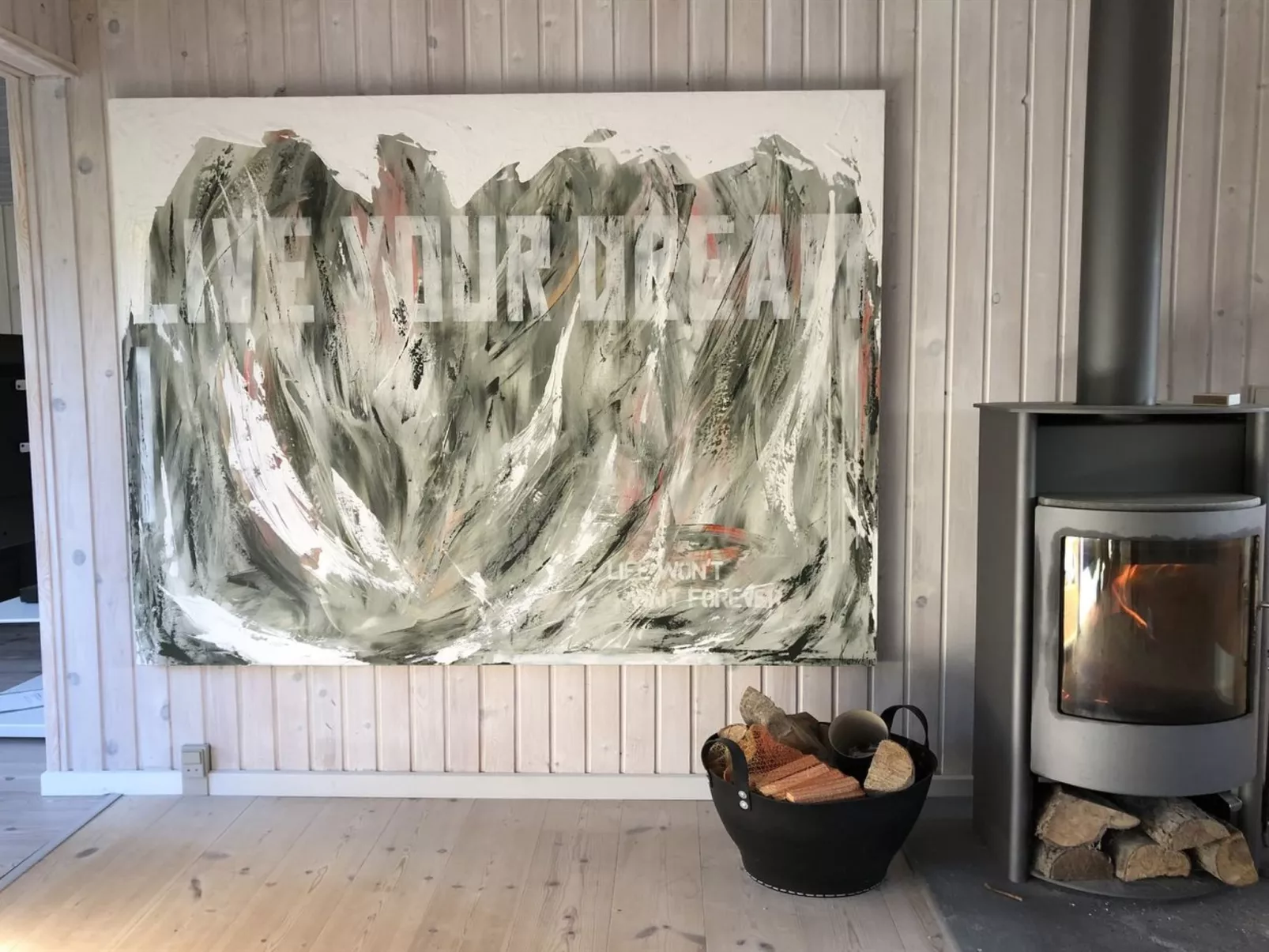 "Erwith" - 50m from the sea-Inside