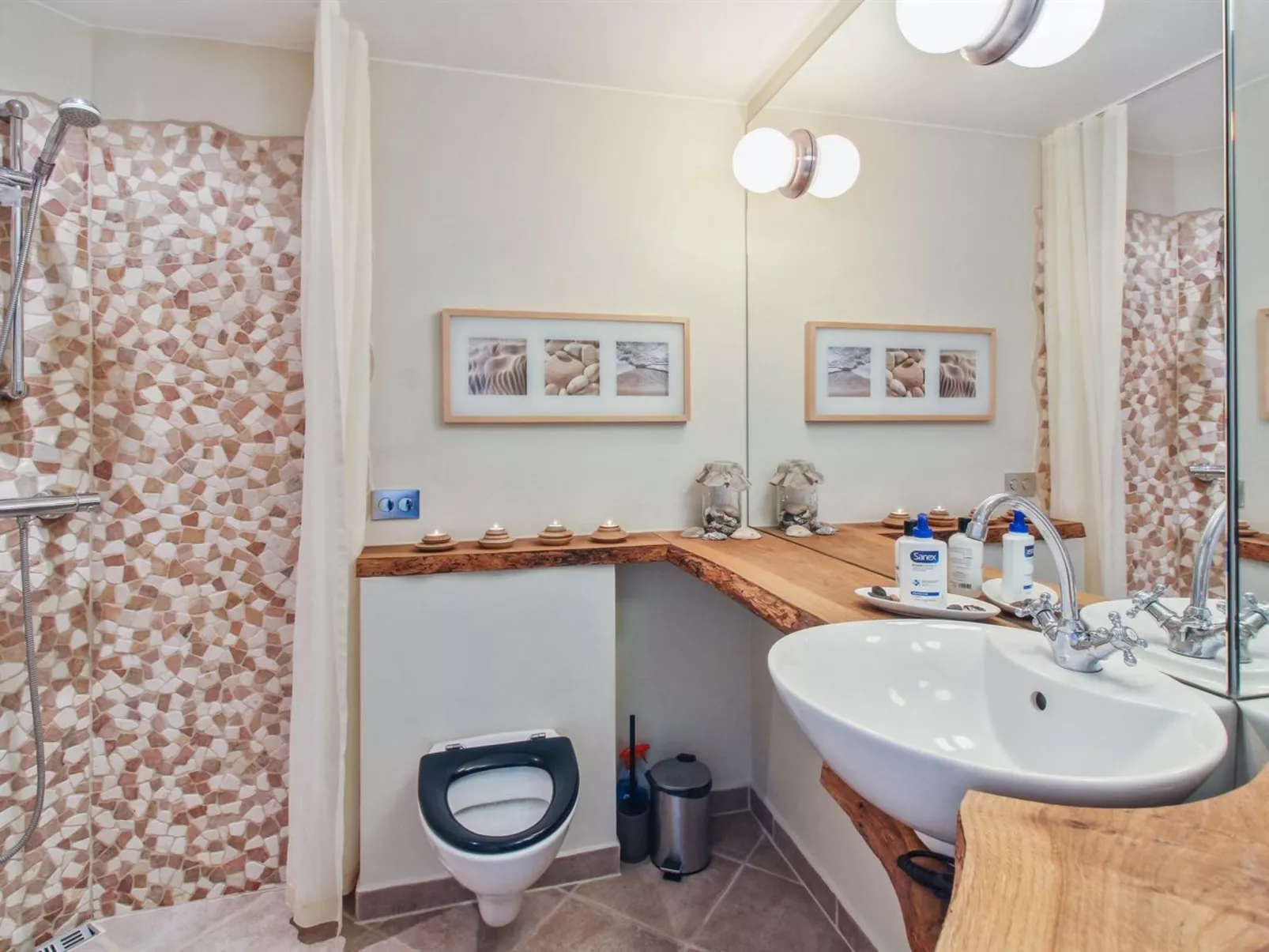 "Asa" - 75m from the sea-Inside