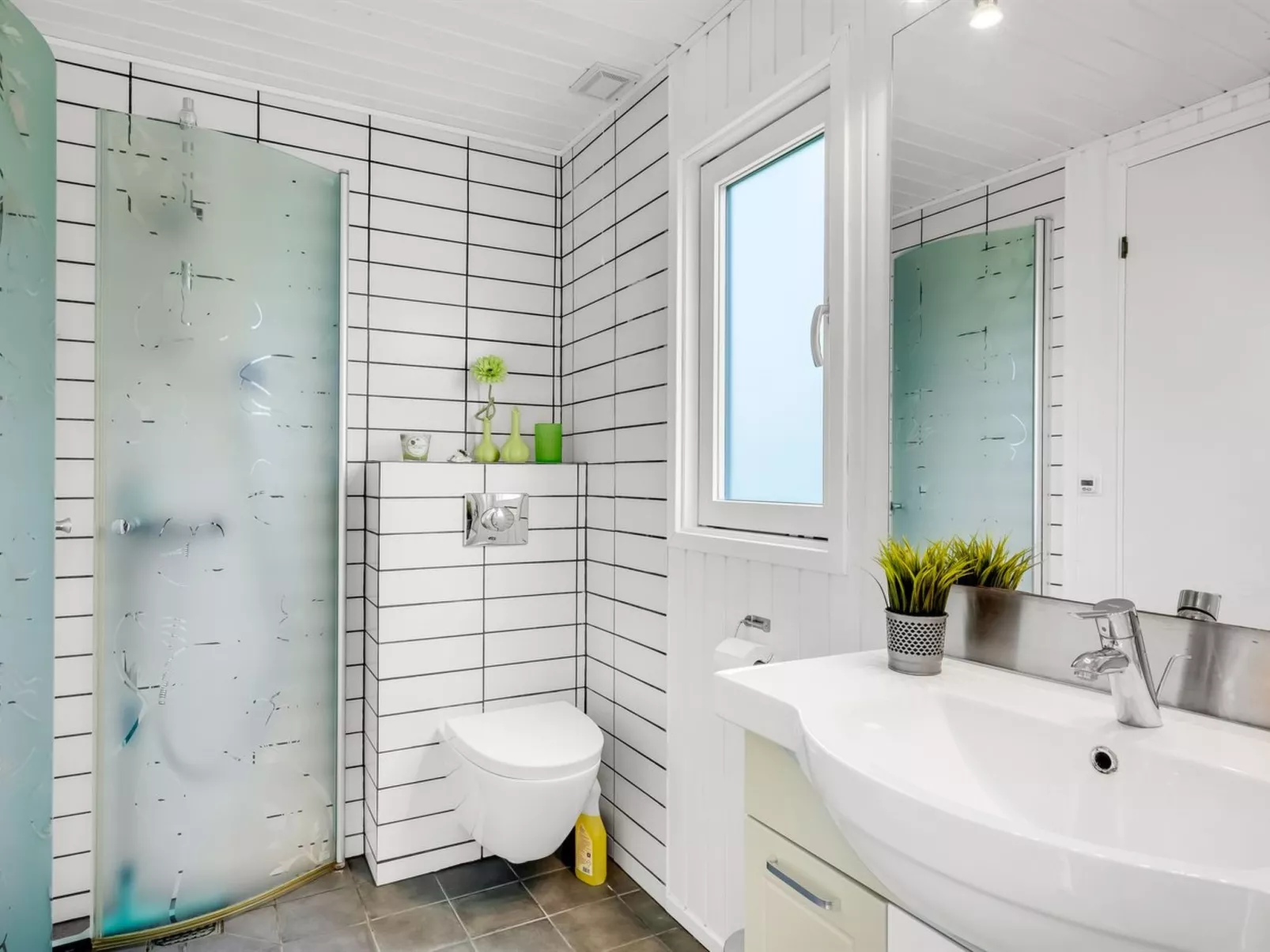 "Titta" - 150m to the fjord-Dedans