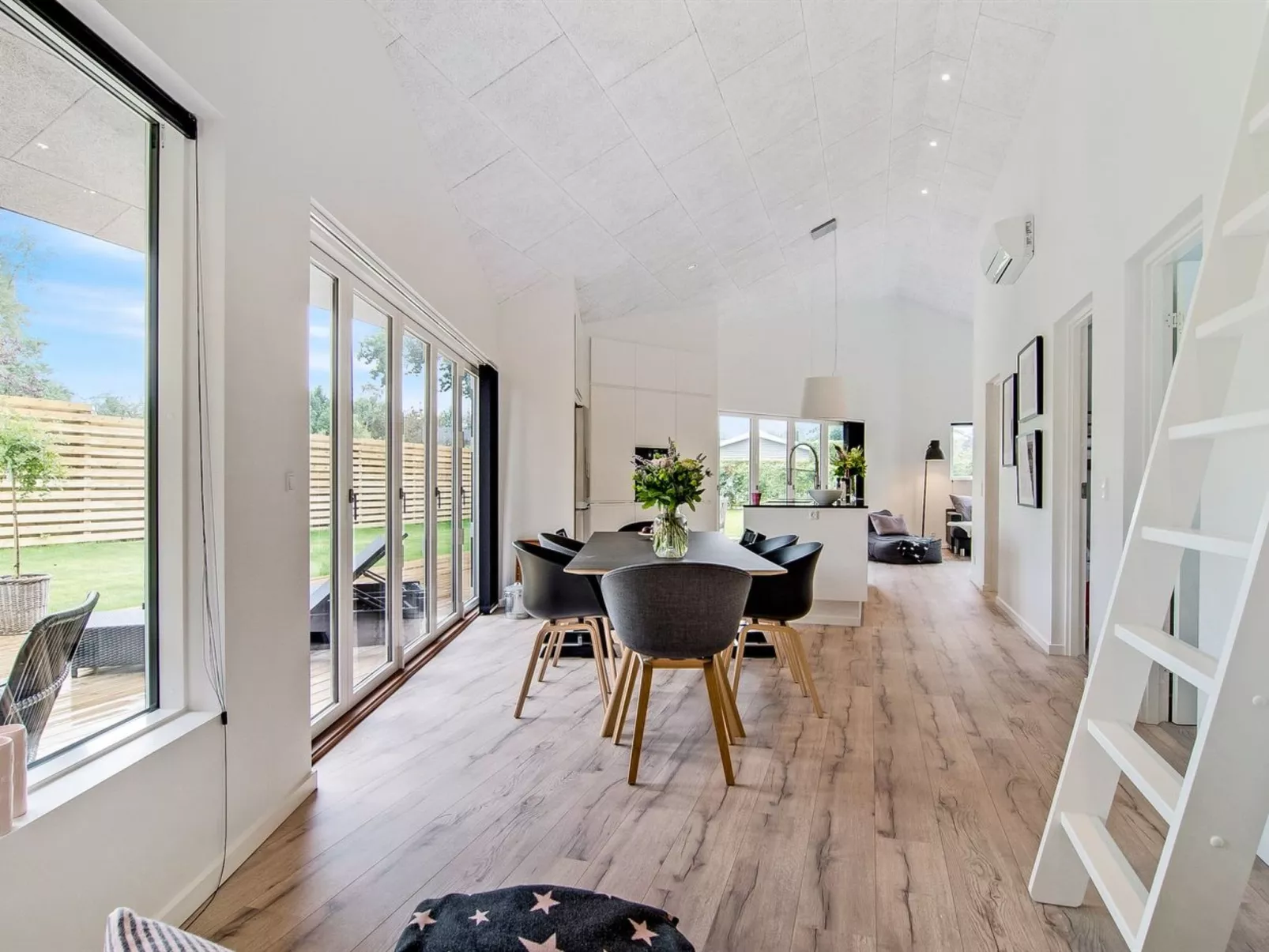 "Dorthie" - 800m from the sea-Inside