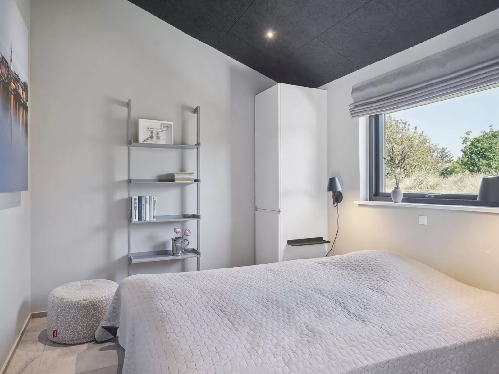 "Anderson" -  from the sea-Drinnen