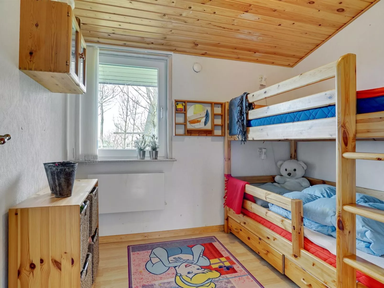 "Anselma" - 800m to the fjord - Inside