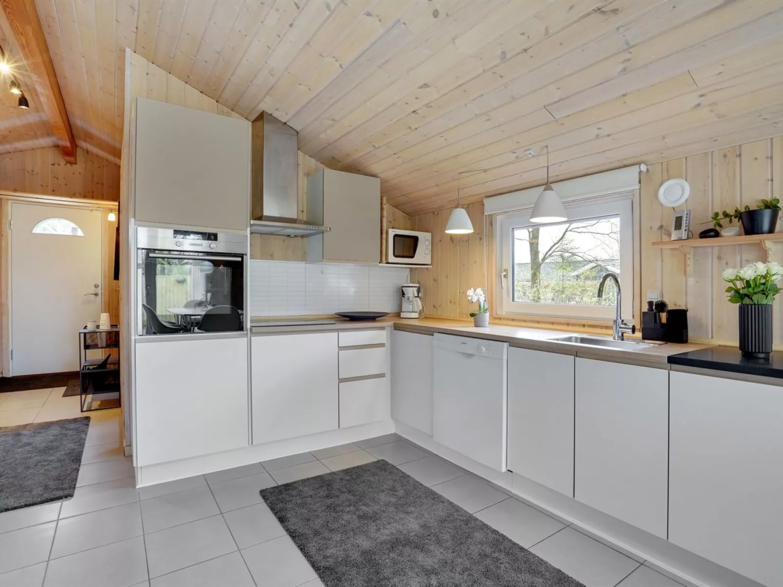 "Kea" - 30km from the sea-Inside