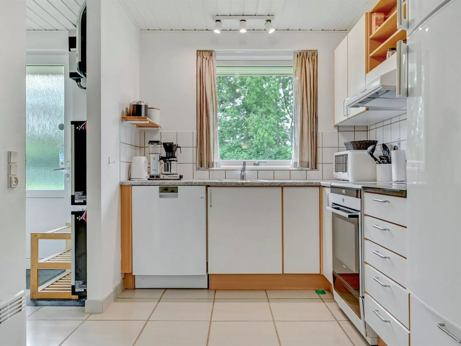 "Emly" - 1.1km from the sea-Dedans