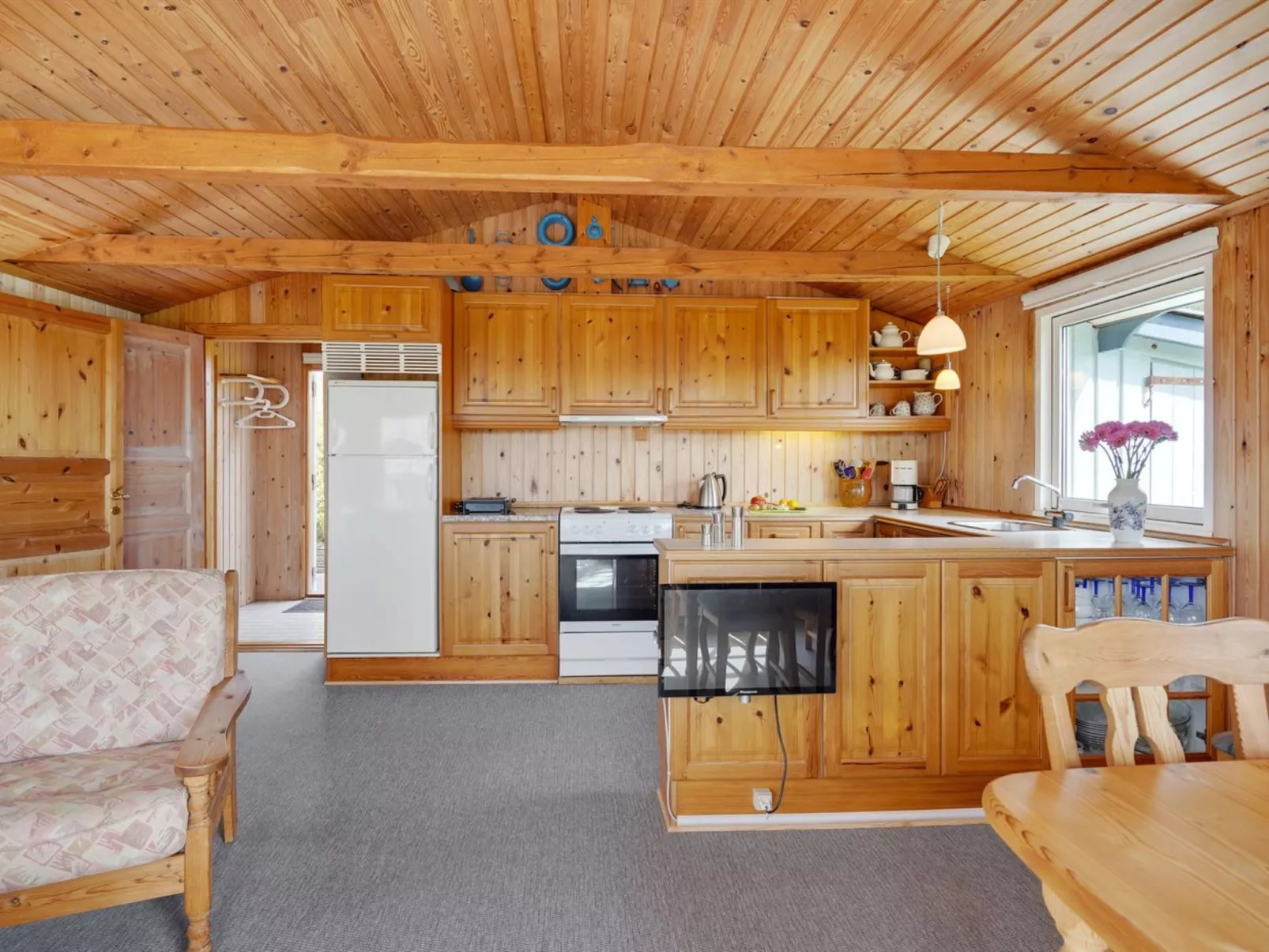 "Herulf" - 100m from the sea-Dedans