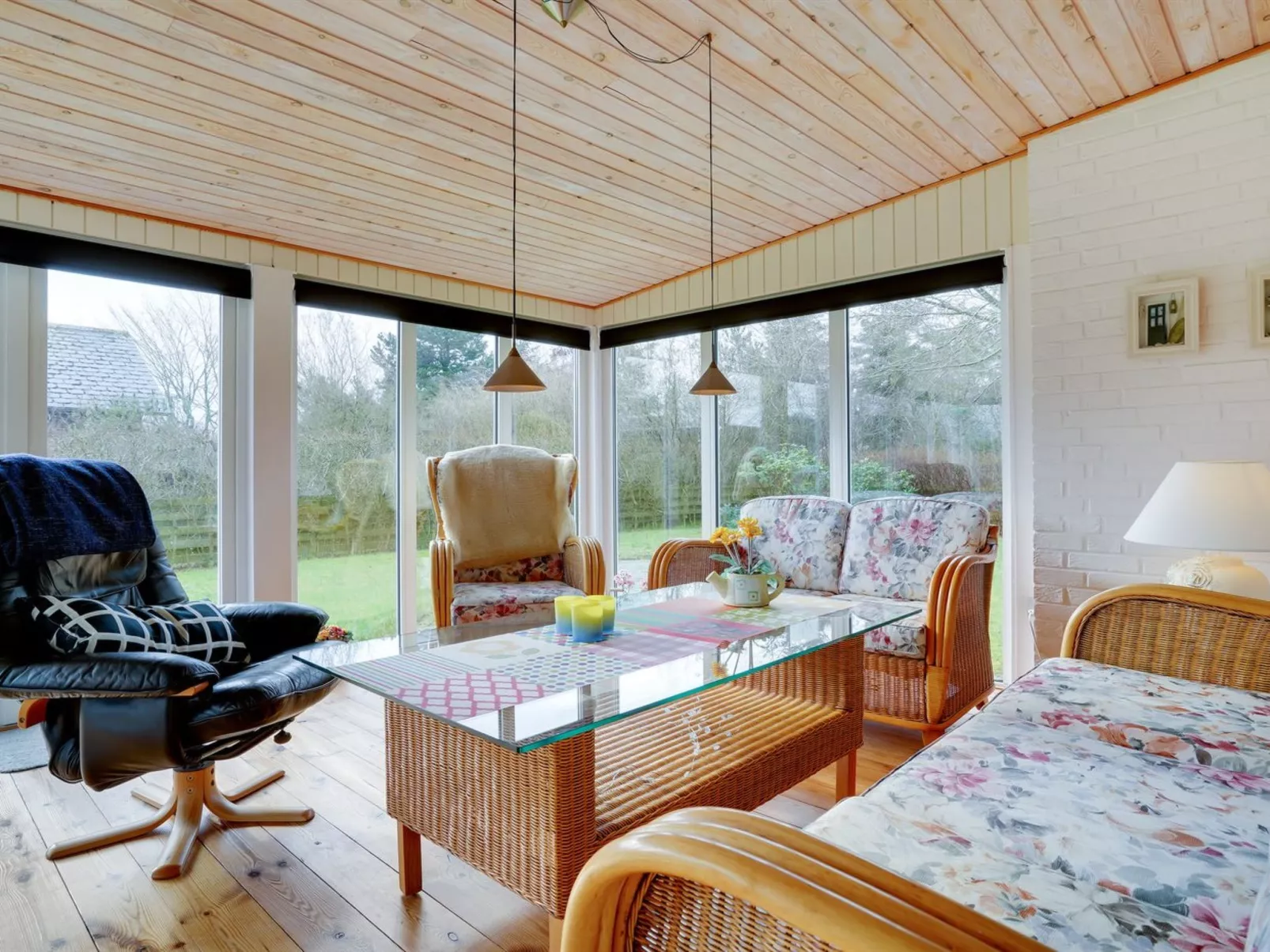 "Philip" - 2km from the sea-Inside