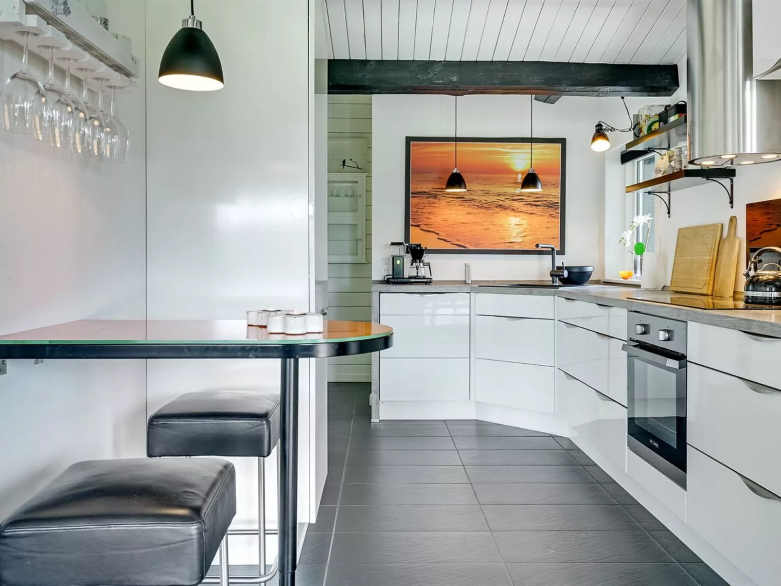 "Ølwir" - 400m to the fjord-Dedans