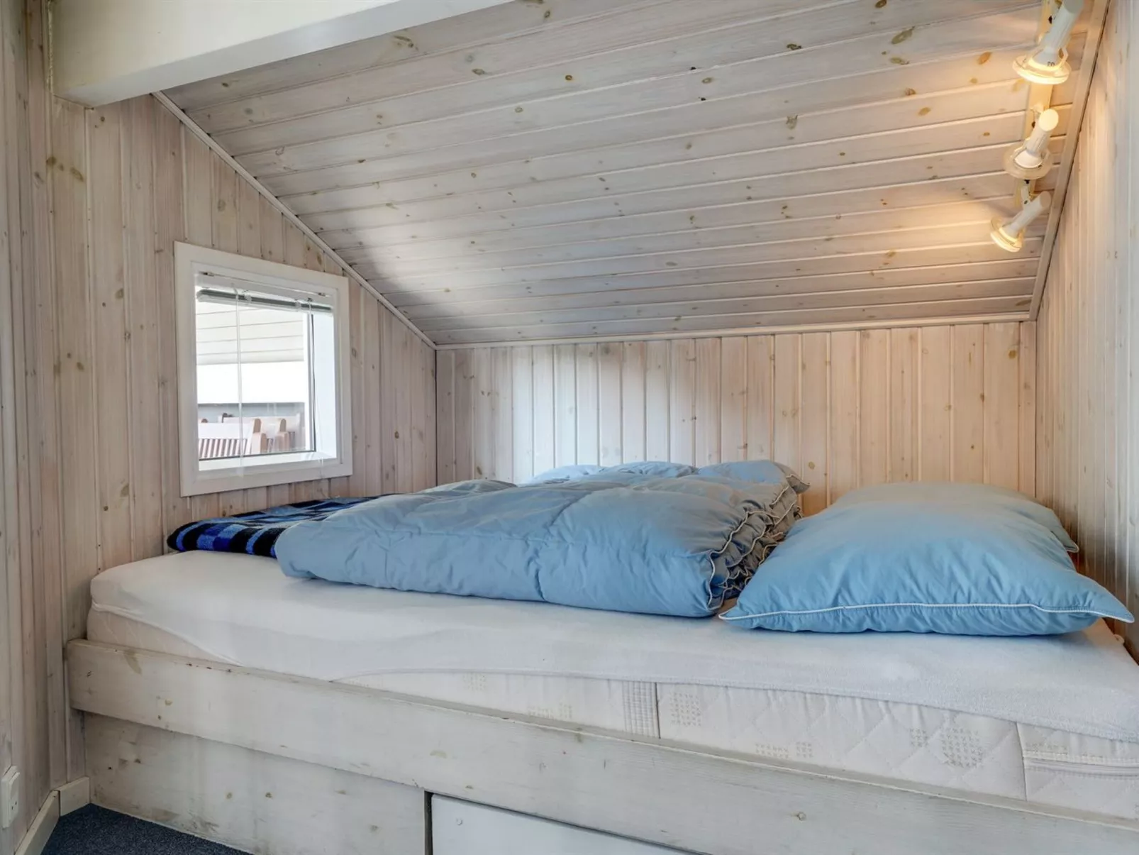 "Euphemia" - 900m from the sea-Inside