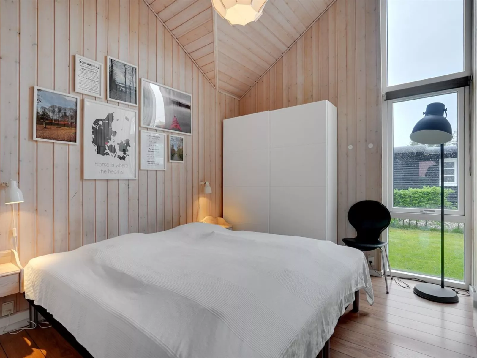 "Nine" - 200m from the sea-Inside