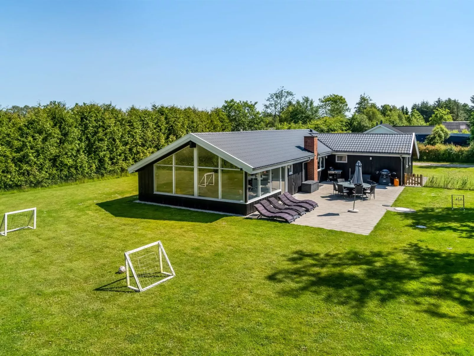 "Nina" - 700m to the fjord-Outside