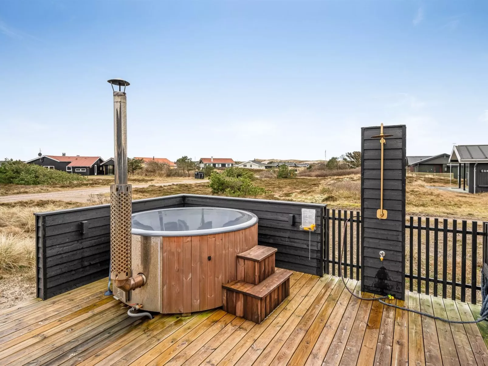 "Tola" - 450m from the sea-Drinnen