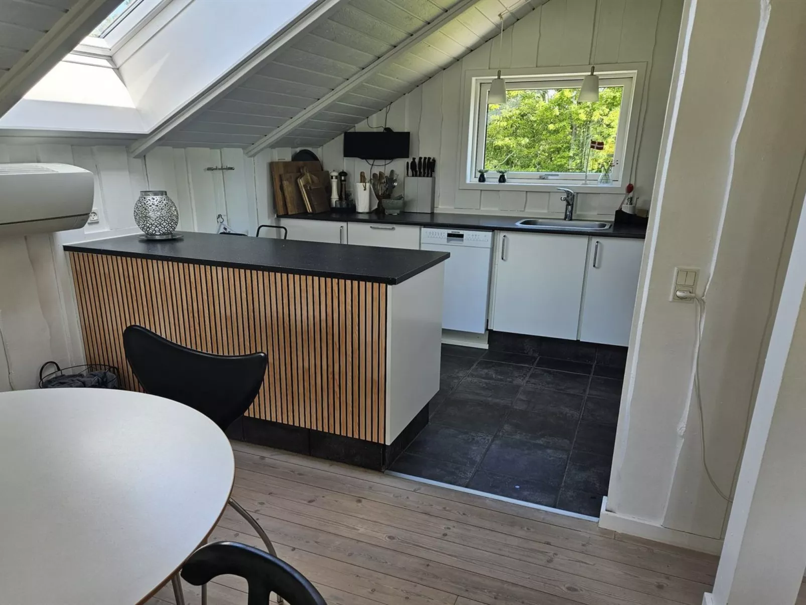 "Matthis" - 500m to the fjord-Inside