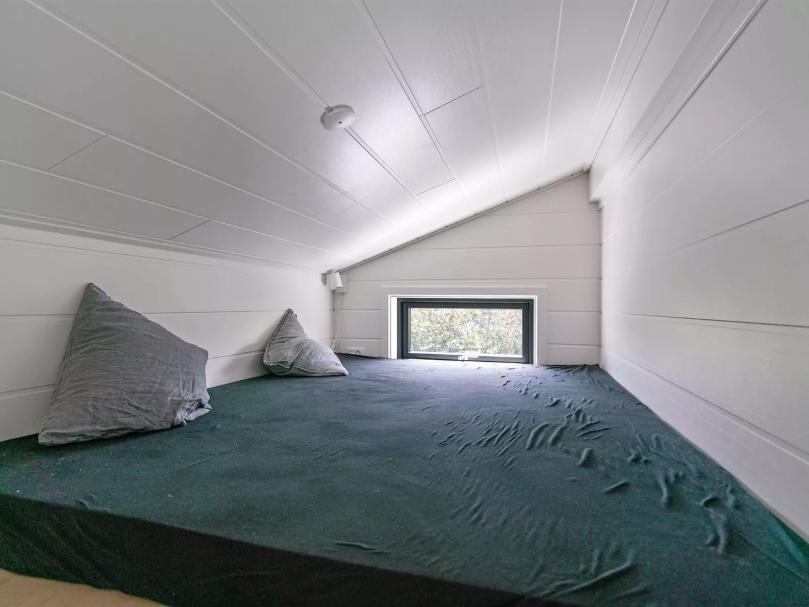 "Kjell" - 100m from the sea-Drinnen