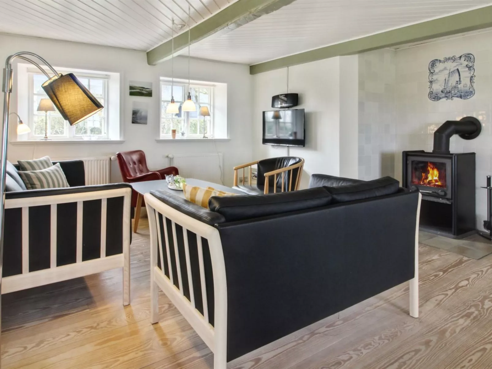 "Ingulf" - 18km from the sea-Inside