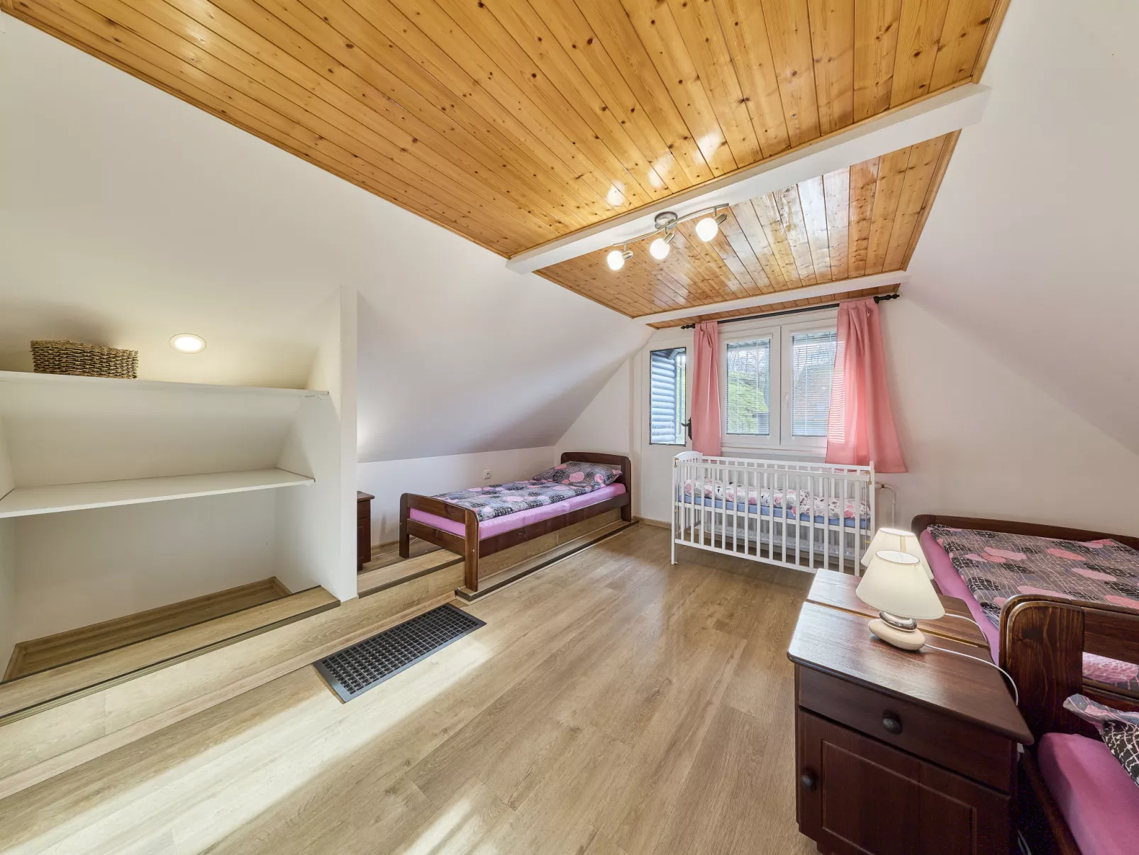 Leisure Lounge & Pool-Inside