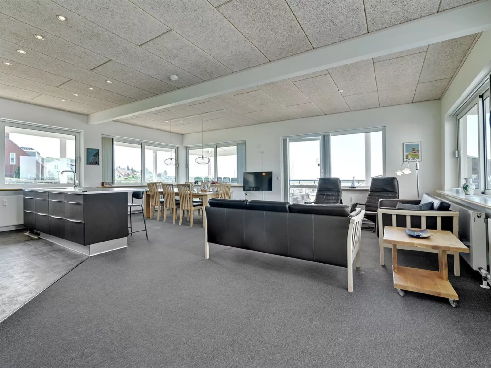 "Irma" - 25m from the sea-Inside