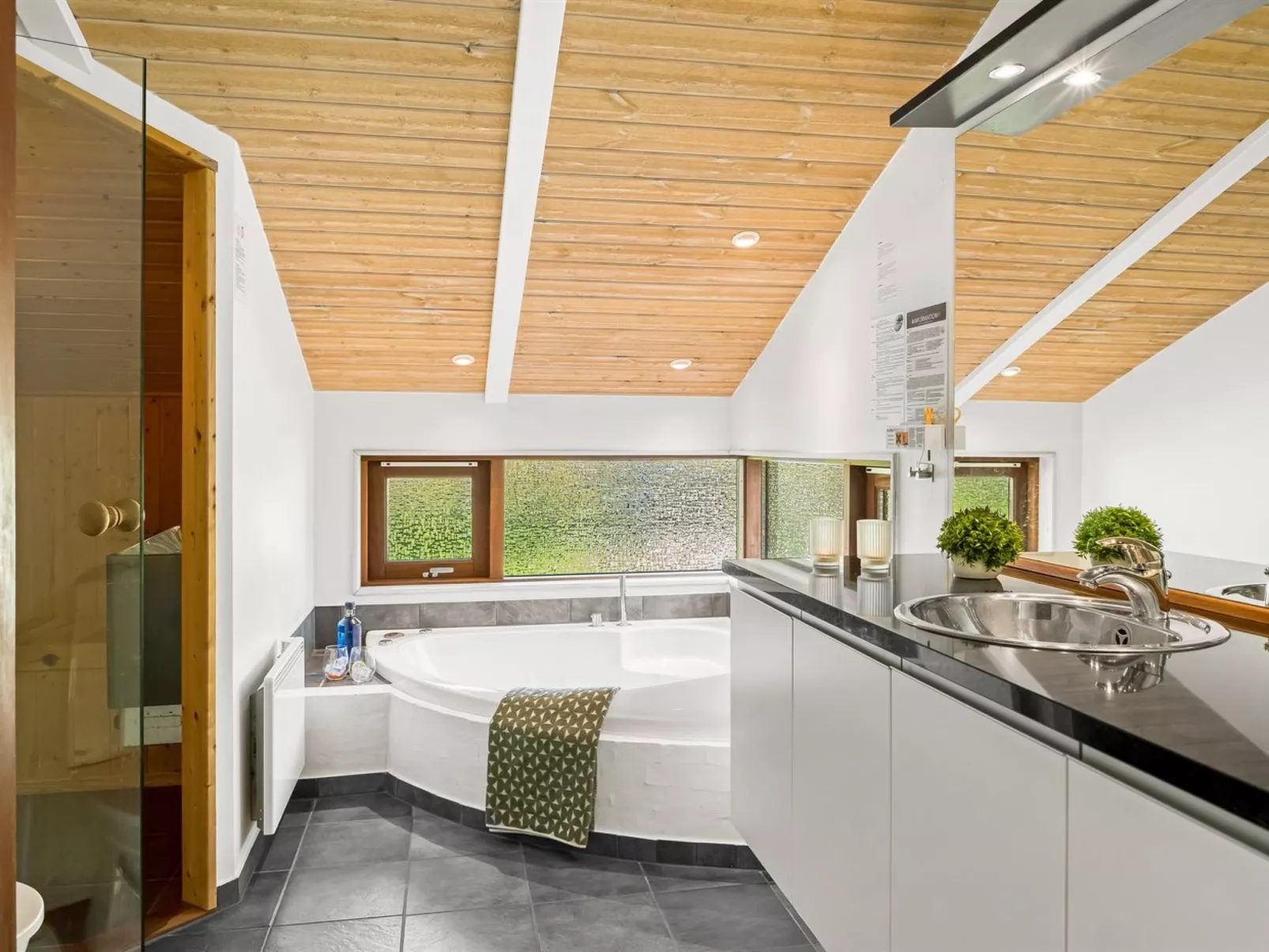 "Emeli" - 1.3km from the sea-Inside