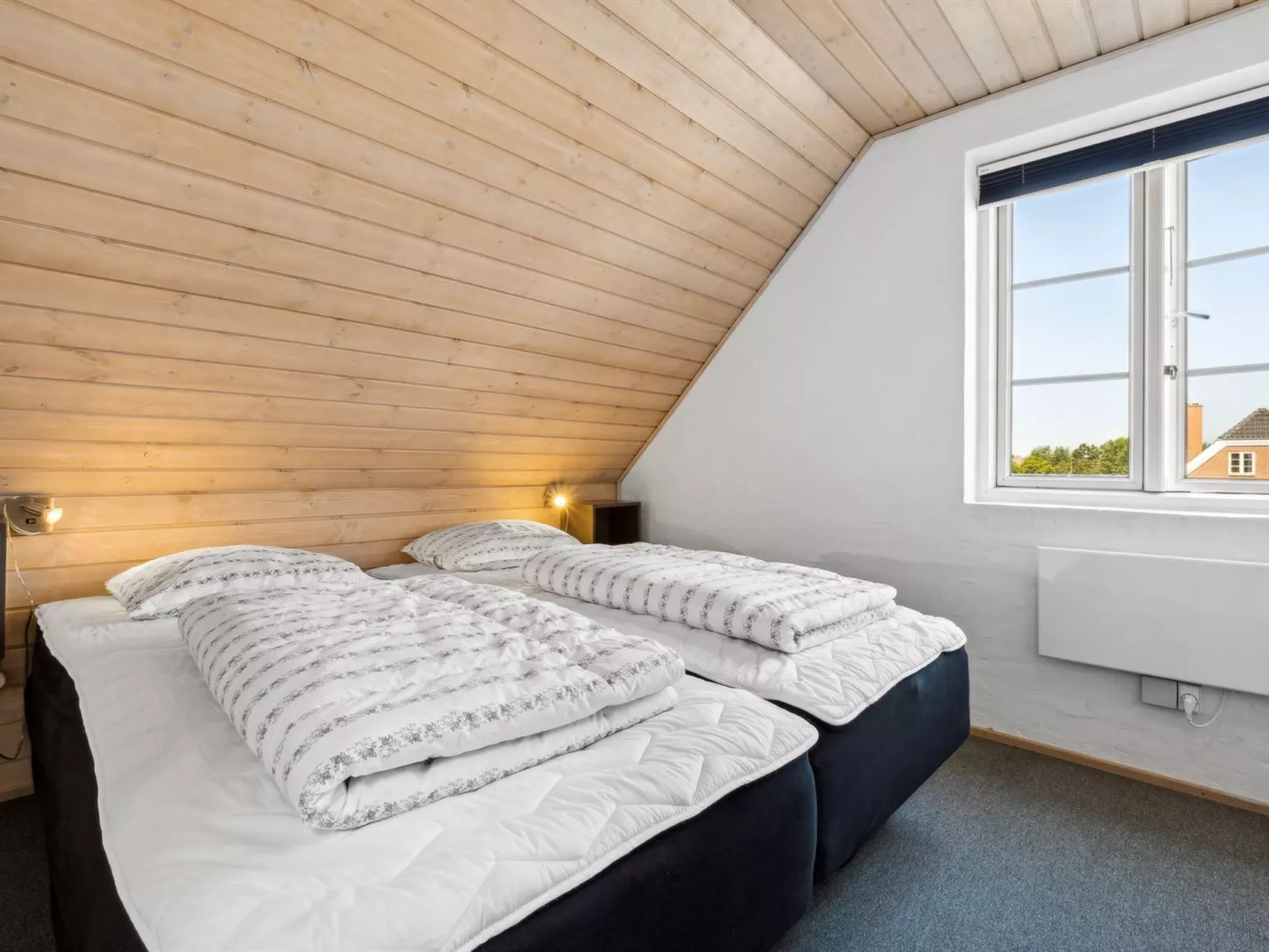 "Langsom" - 100m from the sea-Dedans