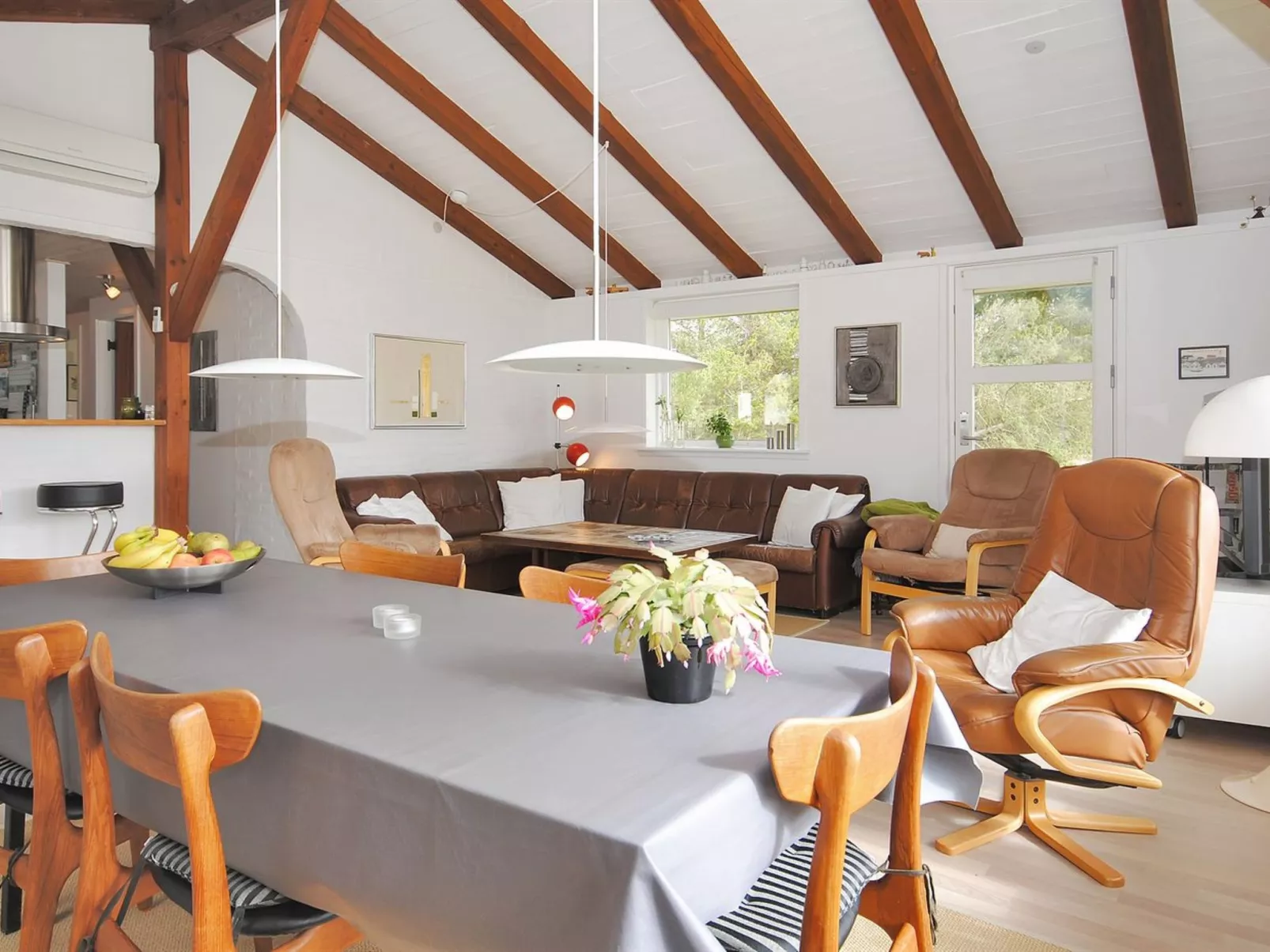 "Oberon" - 3km from the sea-Inside