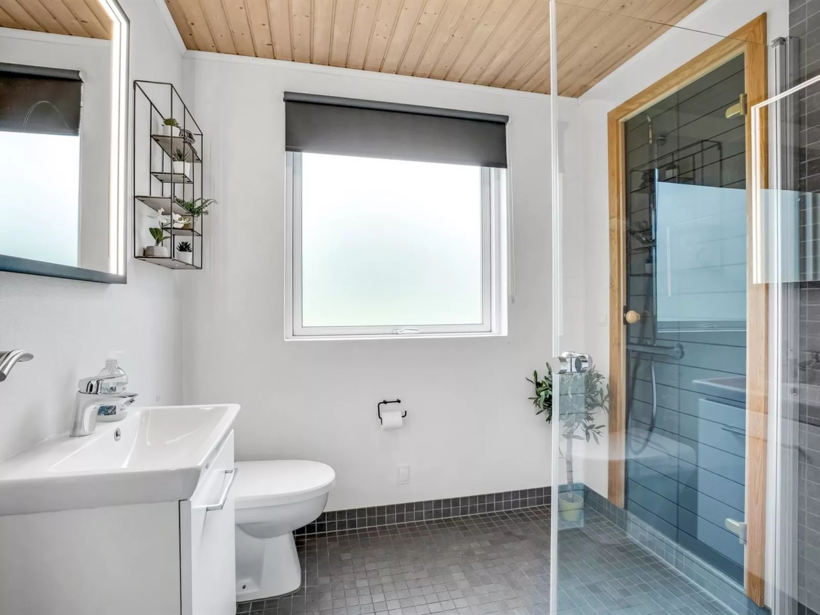 "Sverker" - 300m from the sea-Dedans