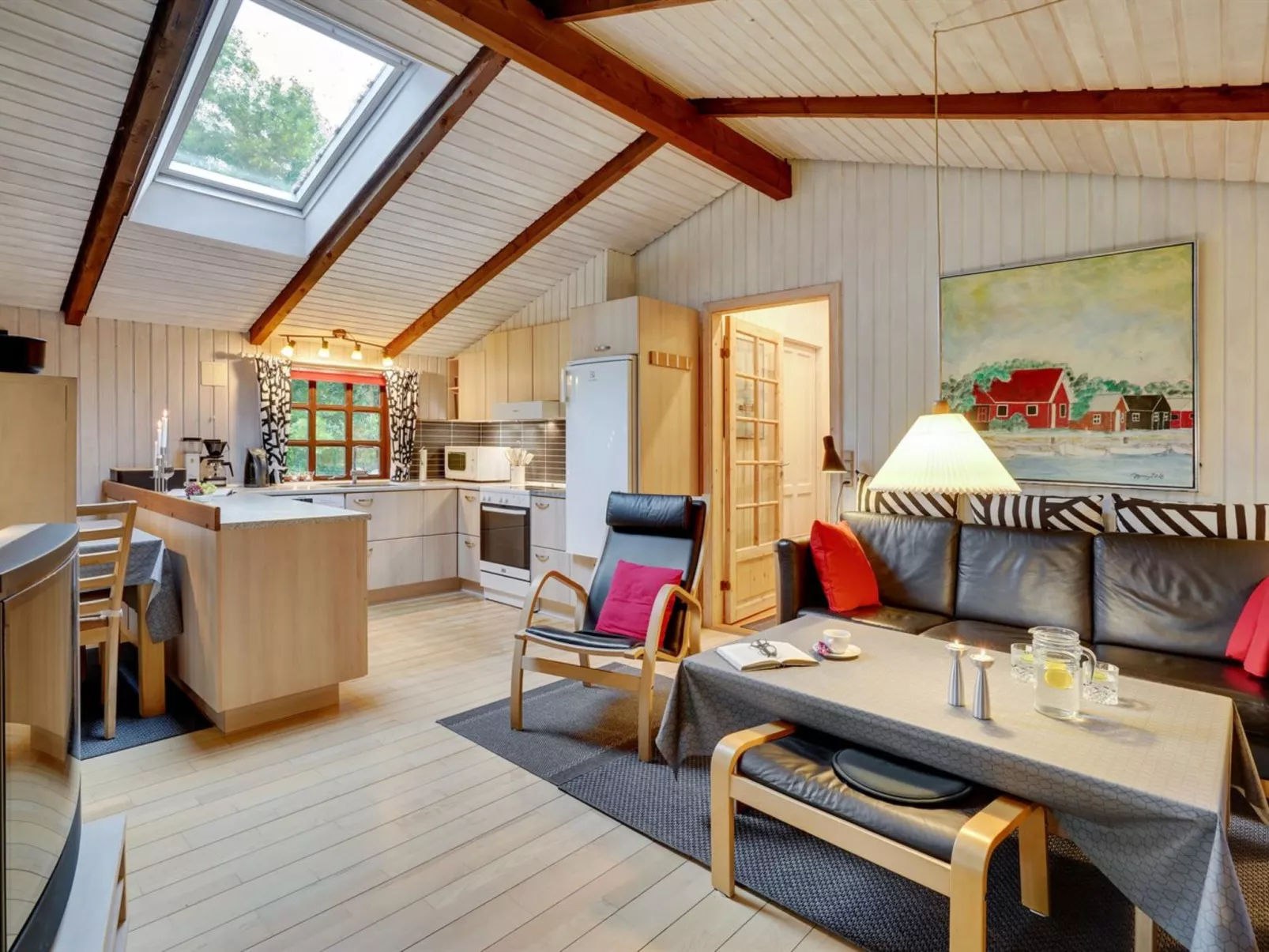 "Gail" - 400m to the fjord-Inside