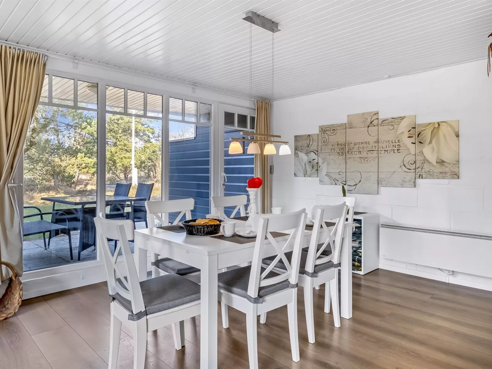 "Heidie" - 3.0km from the sea-Inside