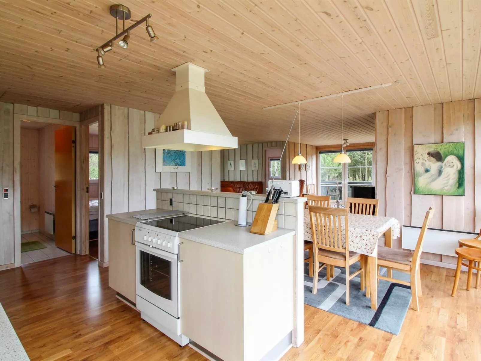 "Juste" - 2.2km from the sea-Dedans