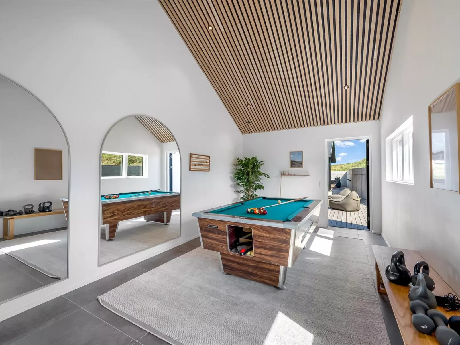 "Maximiliane" -  from the sea-Dedans