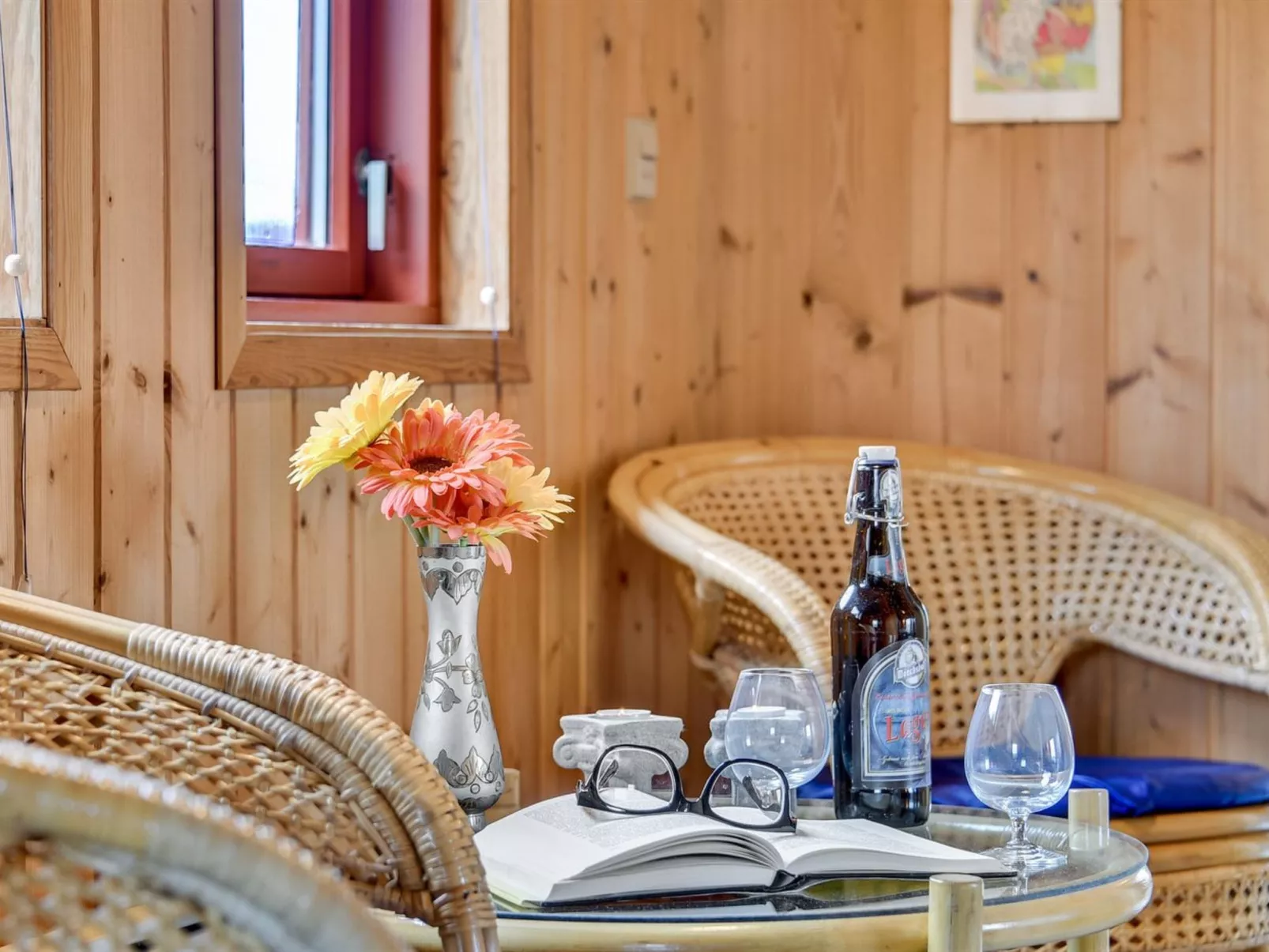 "Rayne" -  from the sea-Drinnen