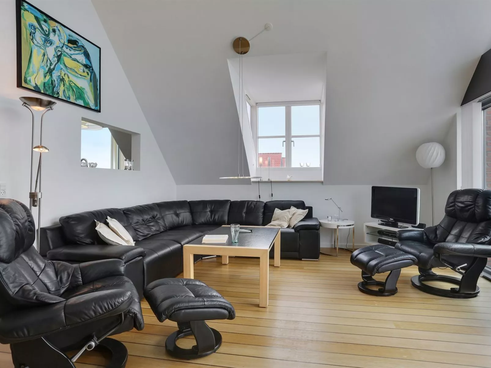 "Femme" - 15m from the sea-Drinnen