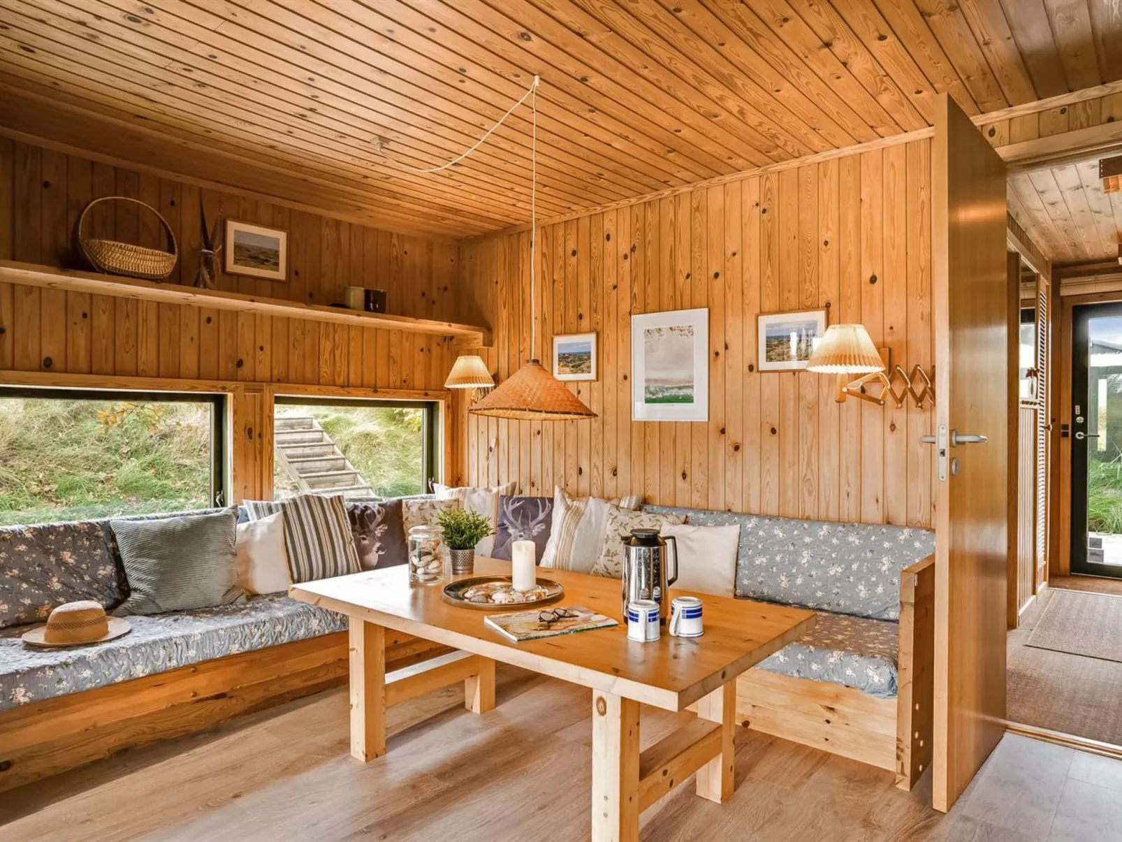 "Hunved" - 500m from the sea-Drinnen