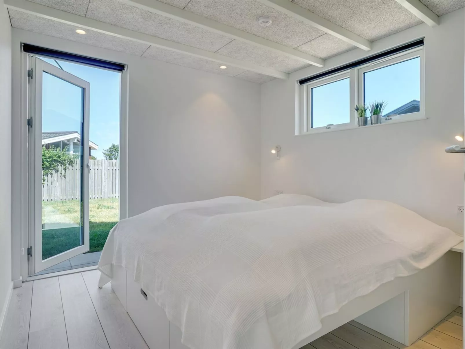 "Erk" - 700m from the sea-Inside