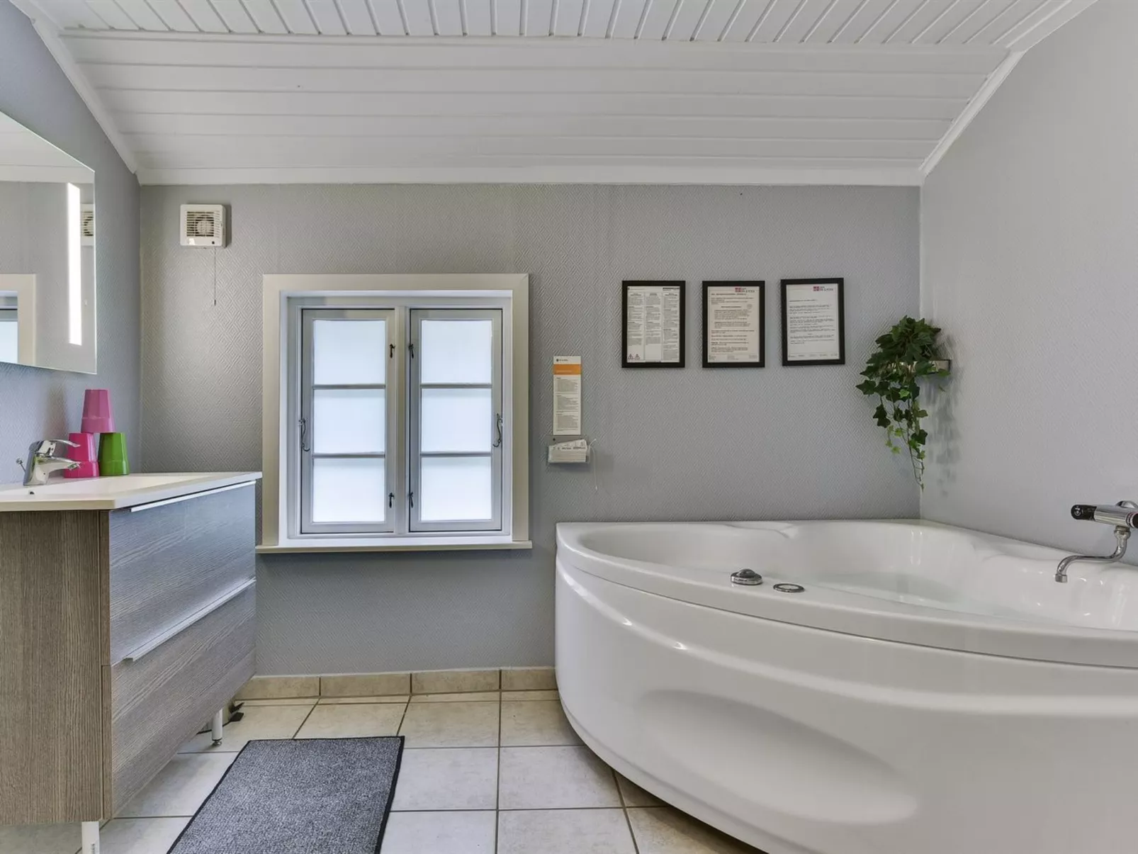 "Thrugels" - 200m from the sea-Inside