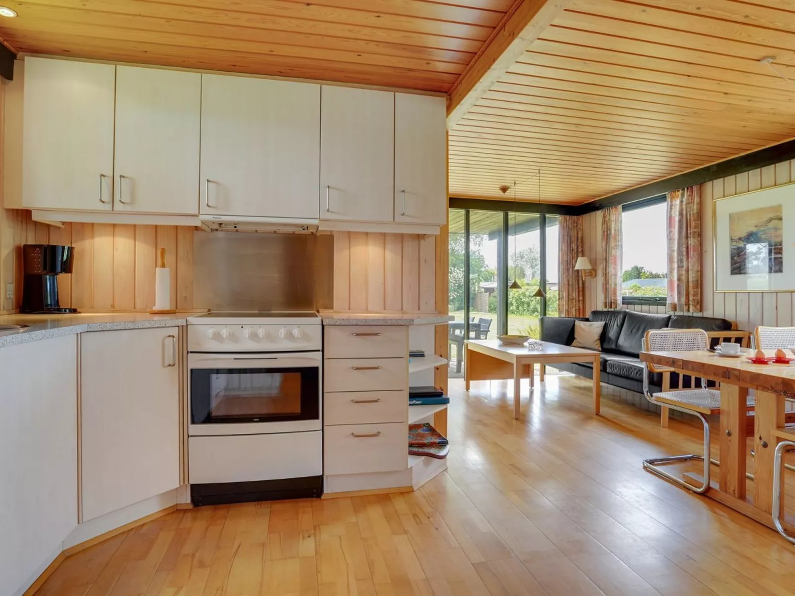 "Veljan" - 400m from the sea-Drinnen