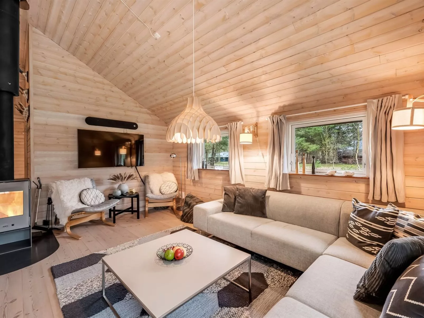 "Aman" - 700m to the fjord-Inside