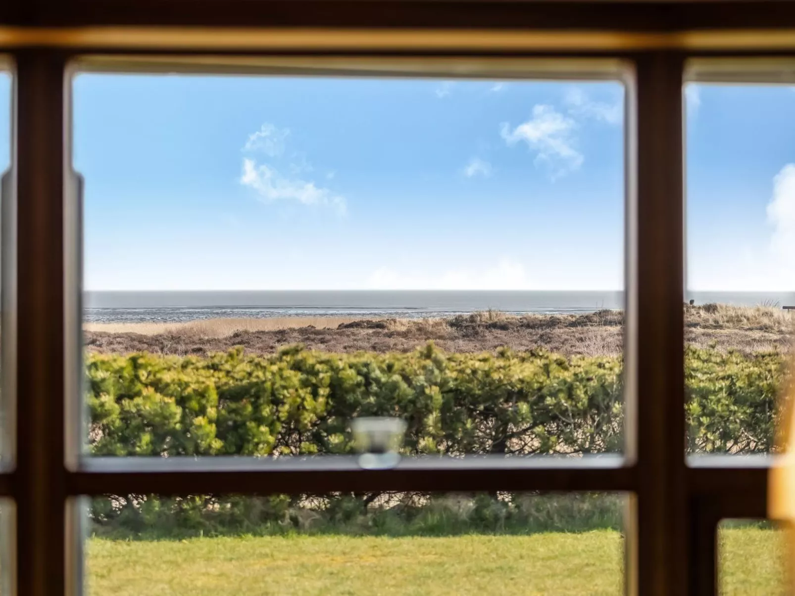 "Amundi" - 3.8km from the sea-Outside