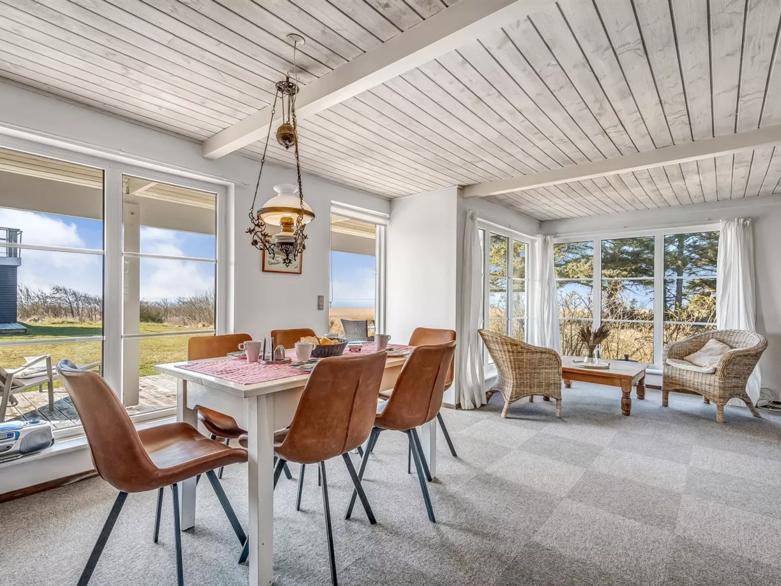 "Bjart" - 50m to the fjord-Dedans