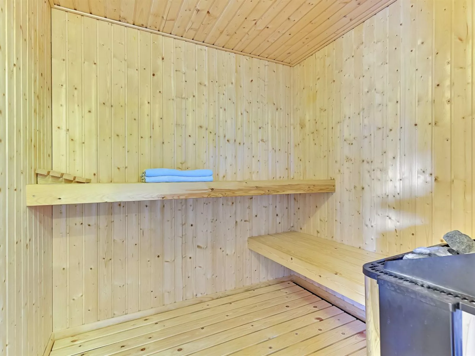 "Kierstine" - 100m from the sea-Dedans