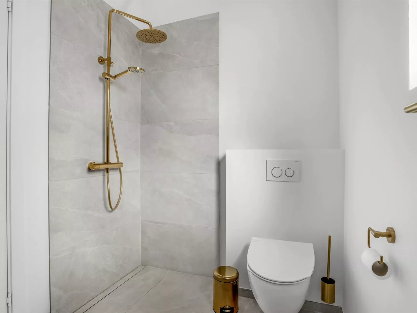 "Edmond" - 995m from the sea-Drinnen