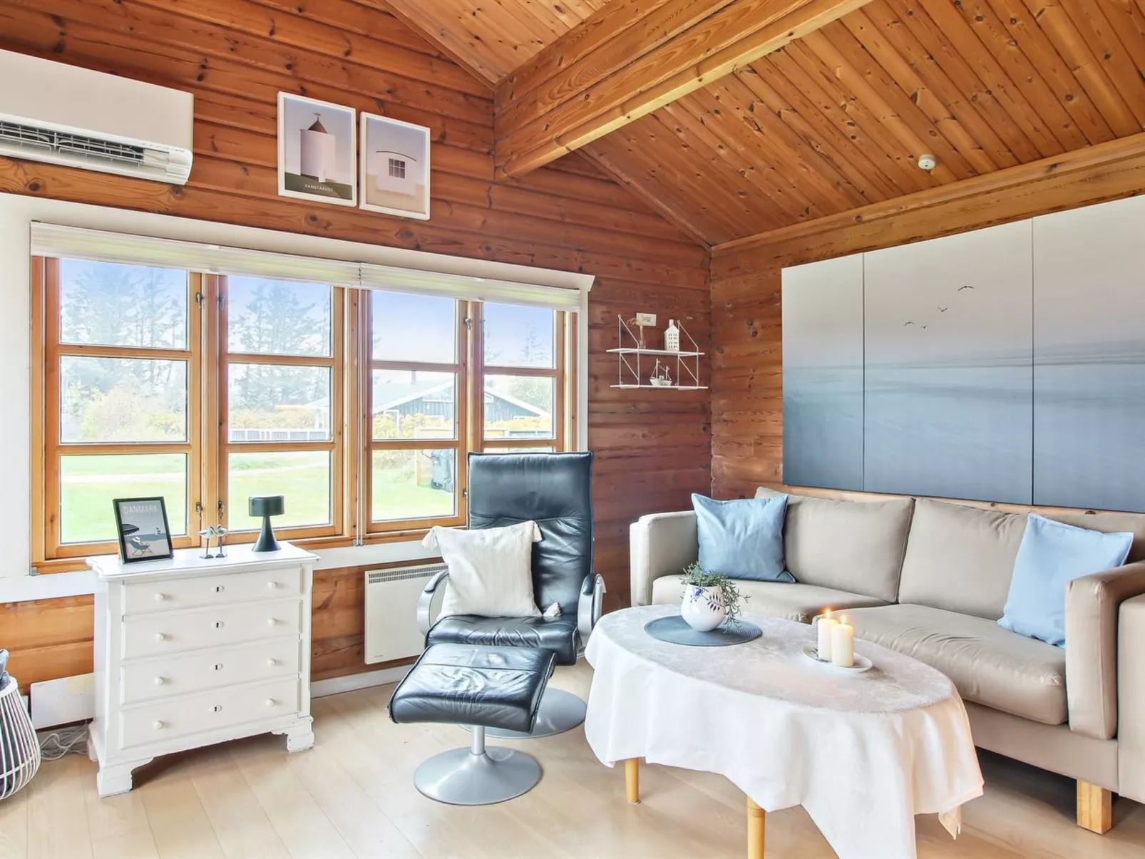 "Awarth" - 500m from the sea-Inside