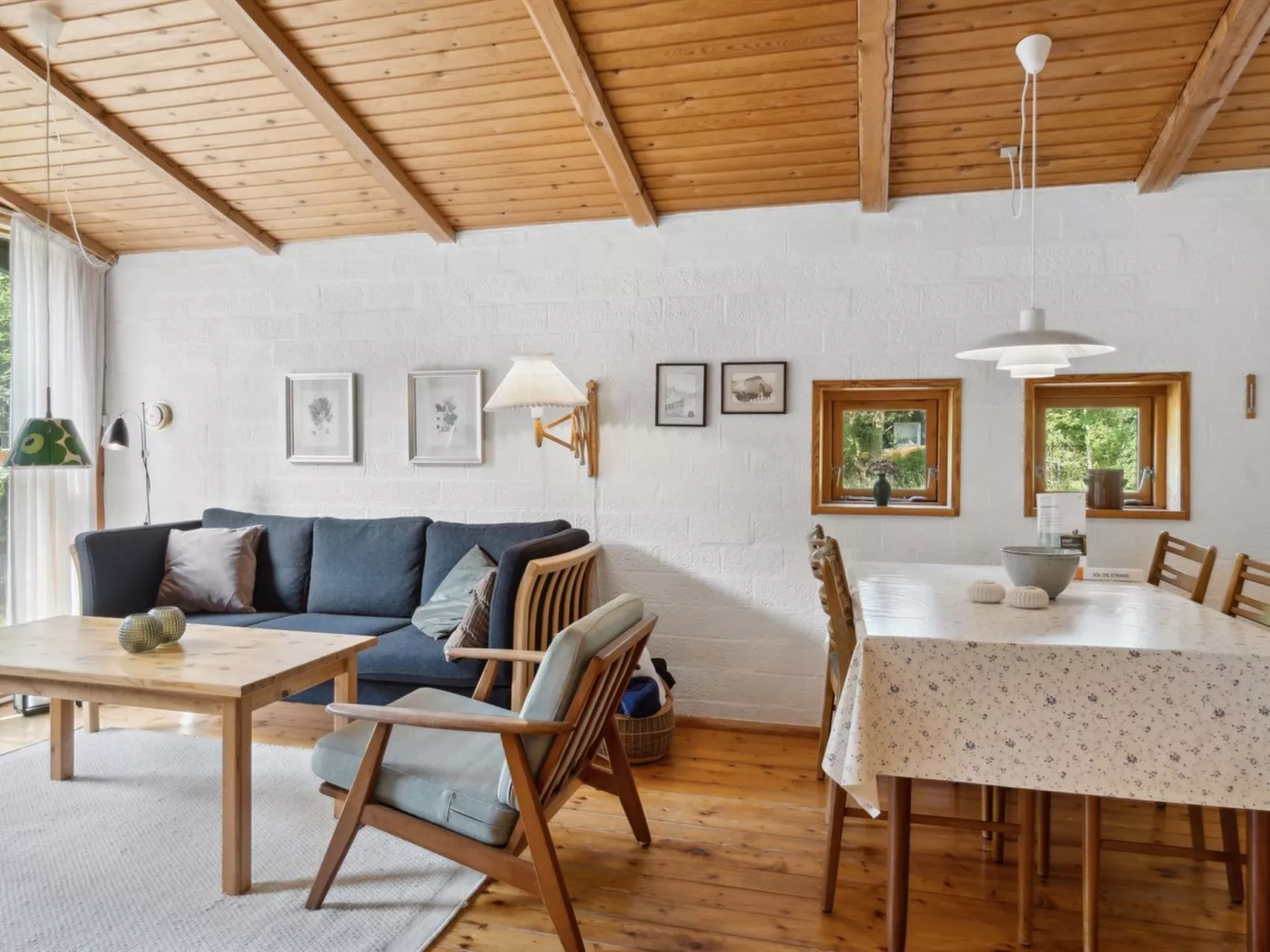 "Matta" - 800m from the sea-Drinnen