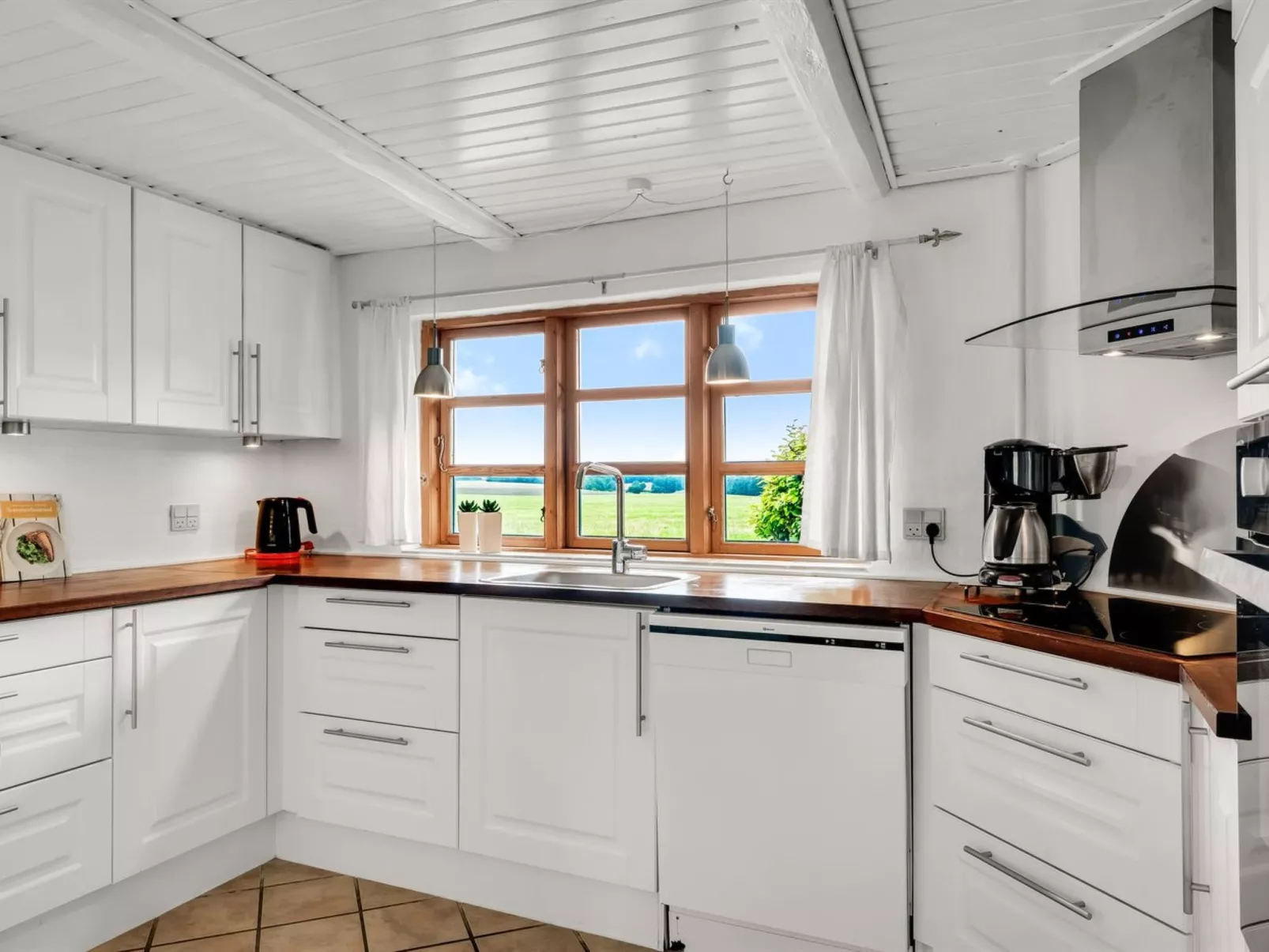 "Aliza" - 300m to the fjord-Inside