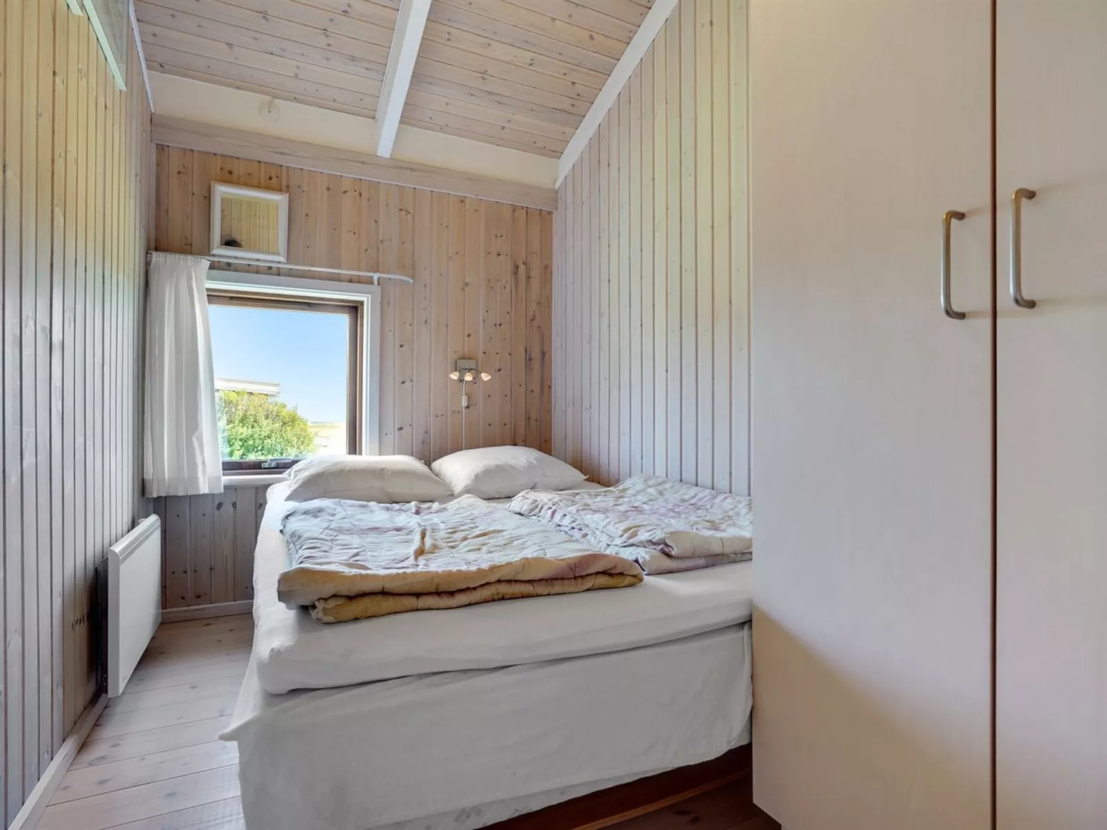 "Gyda" - 100m from the sea-Drinnen