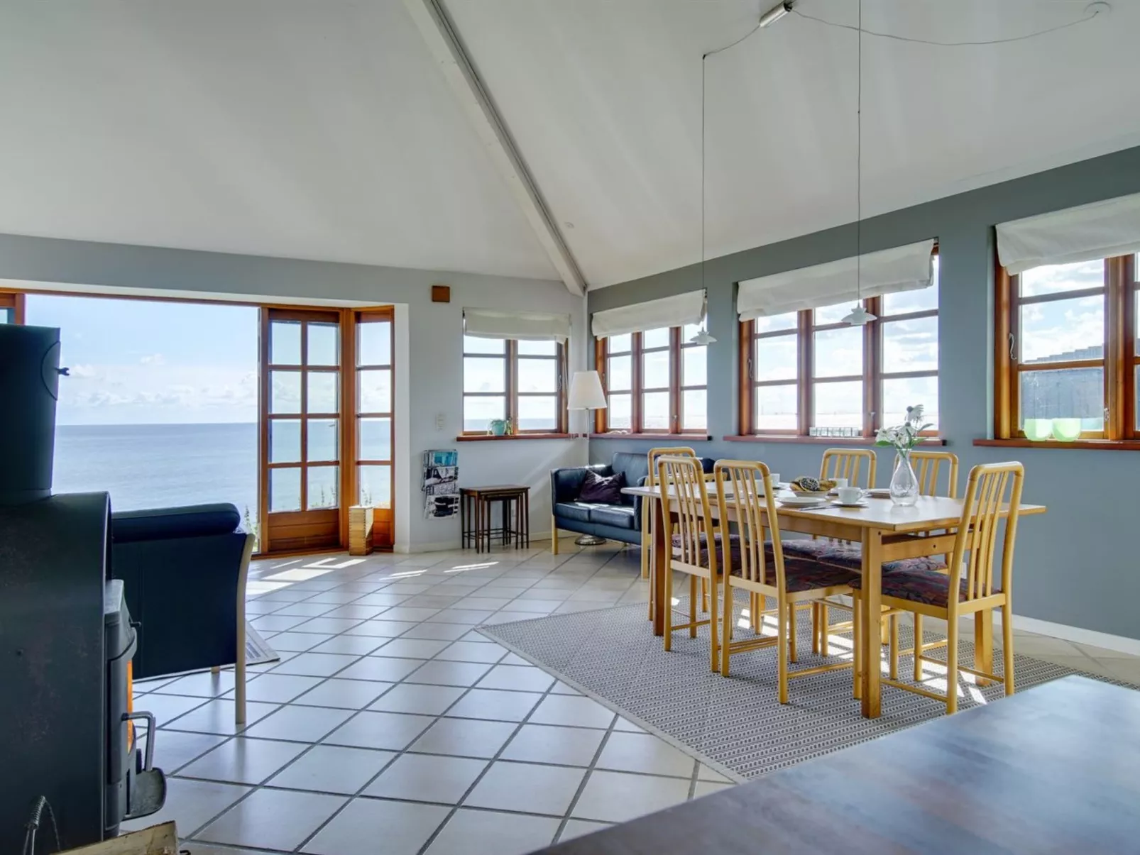 "Botmar" - 10m from the sea-Dedans