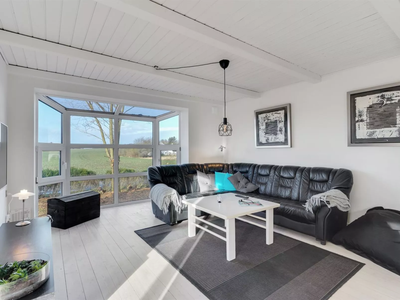 "Auguste" - 1.5km to the fjord-Inside