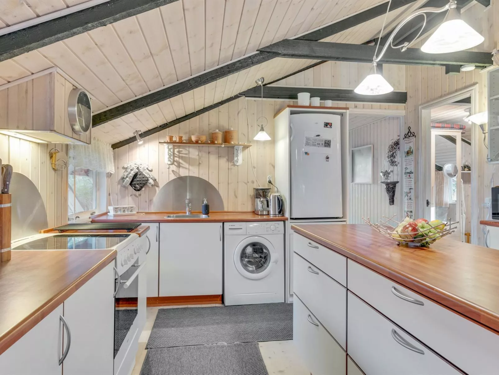 "Feliza" -  from the sea-Drinnen