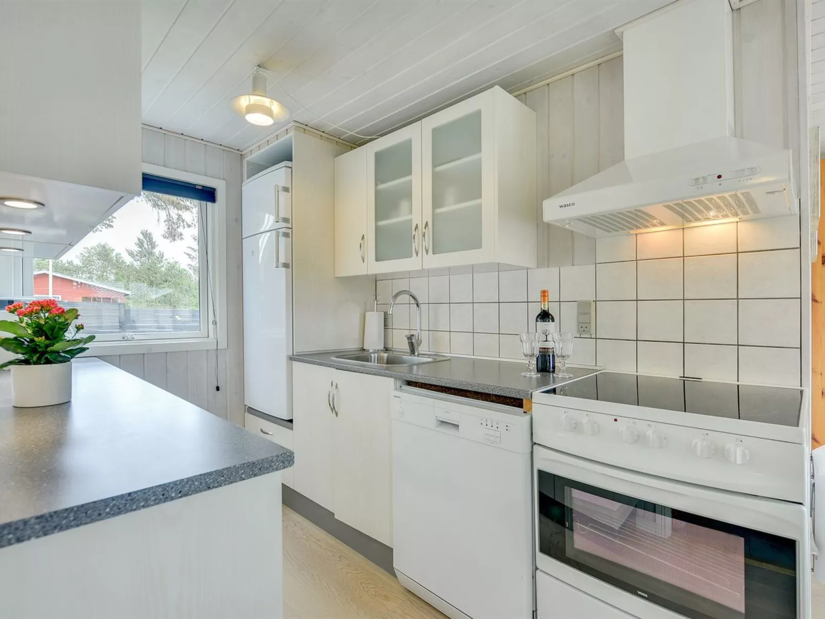 "Hildegarde" - 900m from the sea-Inside