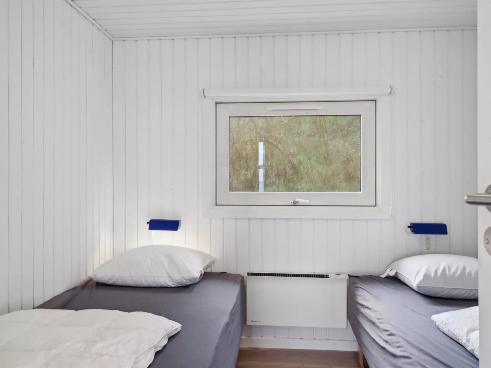 "Arnwith" - 20m from the sea-Inside