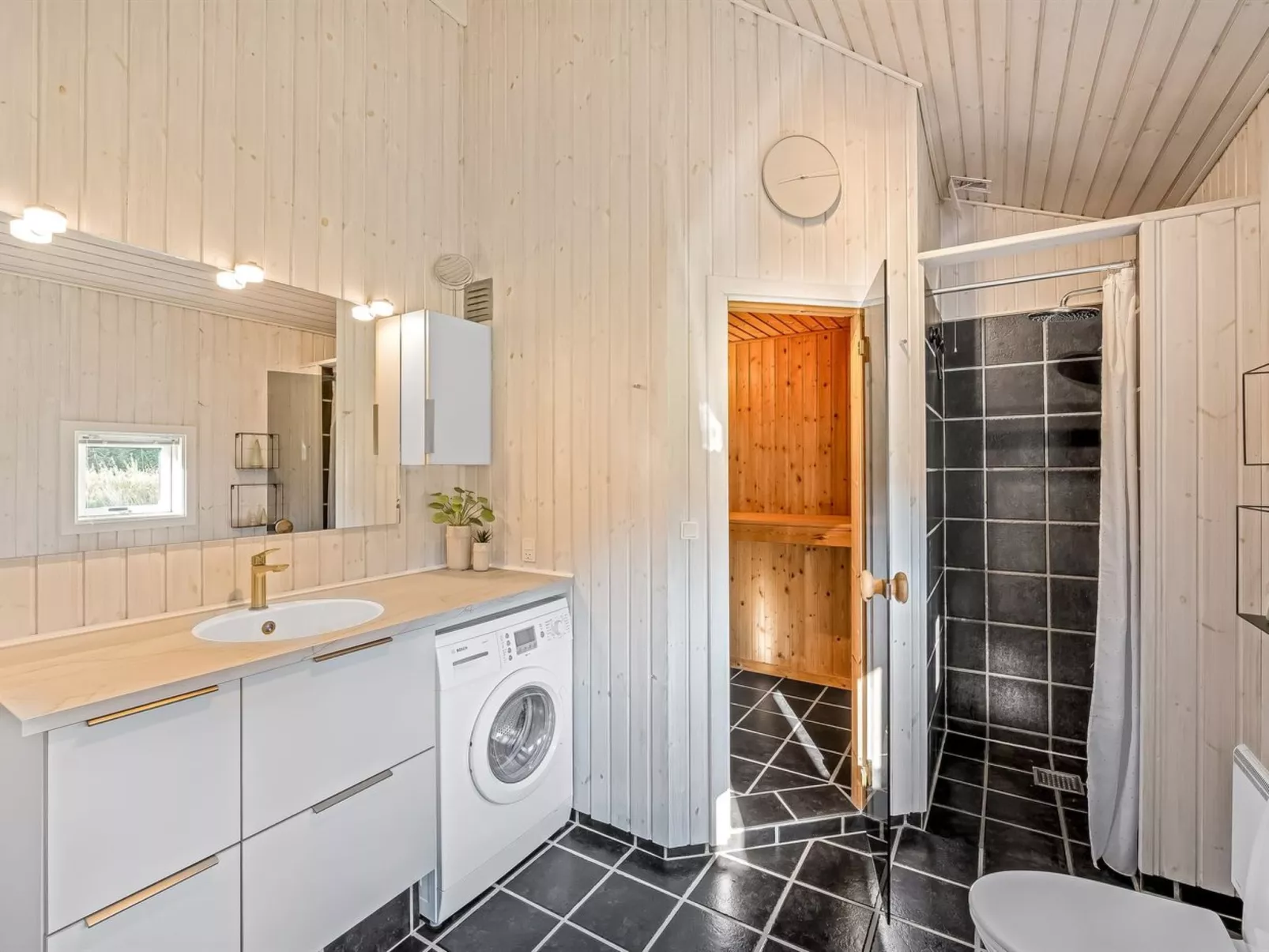 "Sviðandi" - 1.5km from the sea-Drinnen